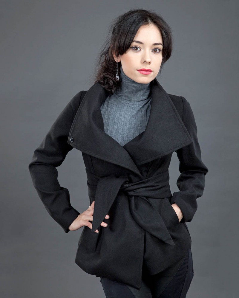Короткое пальто для женщин