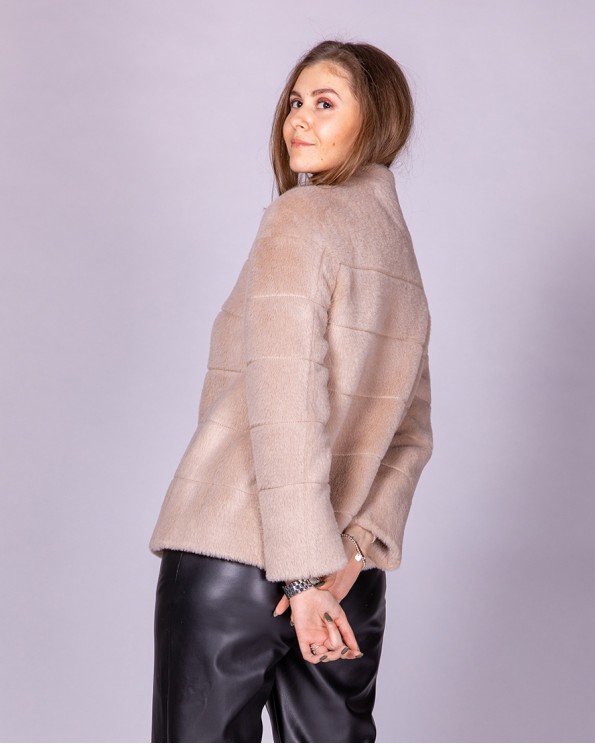 Женское стильное короткое пальто 
