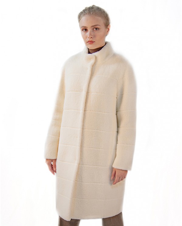 Белое прямое пальто из ткани с ворсом