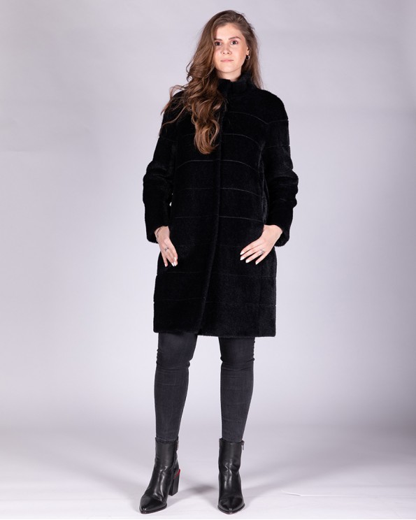 Прямое пальто женское средней длины