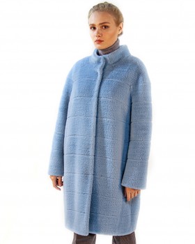 Модное пальто с поперечной строчкой