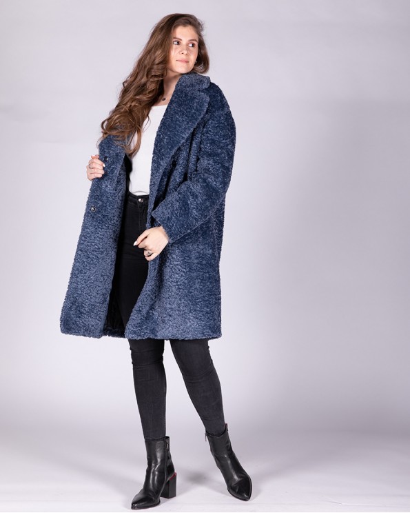 Утепленное пальто из букле сине-голубого цвета