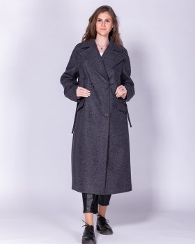 Стильное двубортное пальто из шерсти