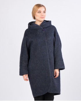 Утепленное пальто оверсайз с капюшоном