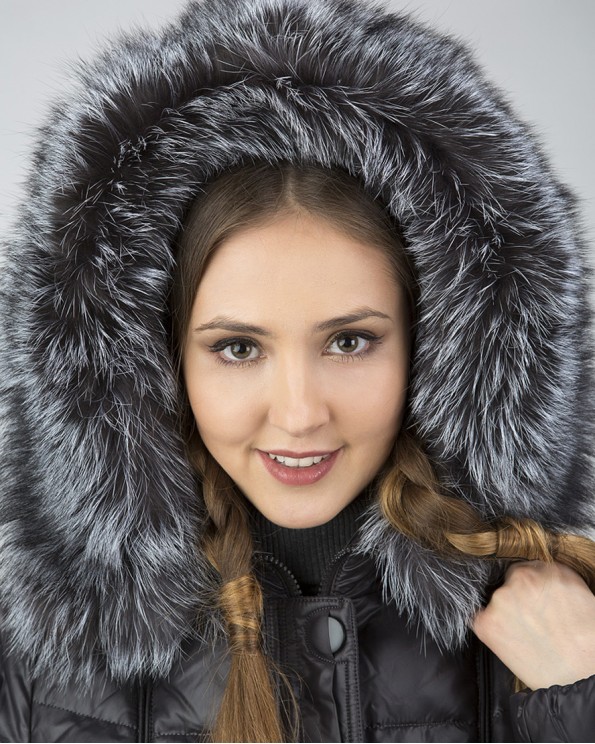Женское пальто пуховик с чернобуркой