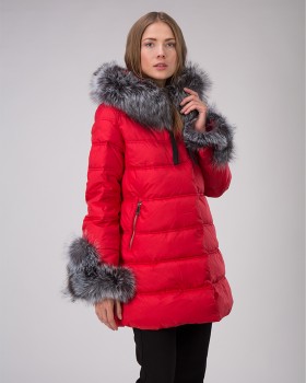Красная зимняя куртка женская с чернобуркой